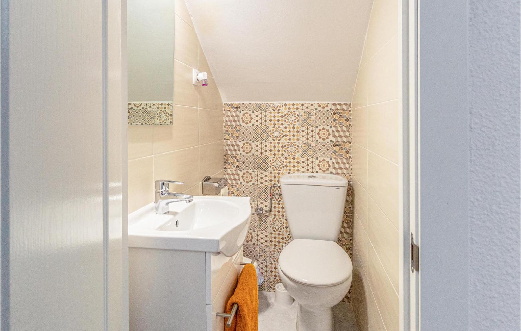 Stunning Home In Mlaga With 2 Bedrooms And Wifi Málaga Eksteriør bilde